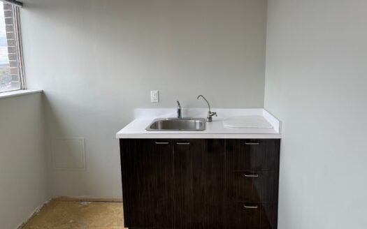 1290 Eglinton Avenue East Suite 4