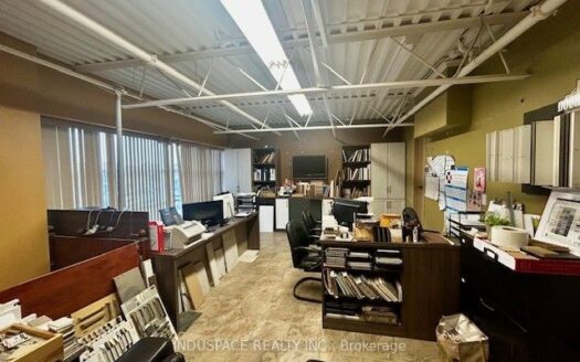 21 Signal Hill Ave # 8, Toronto